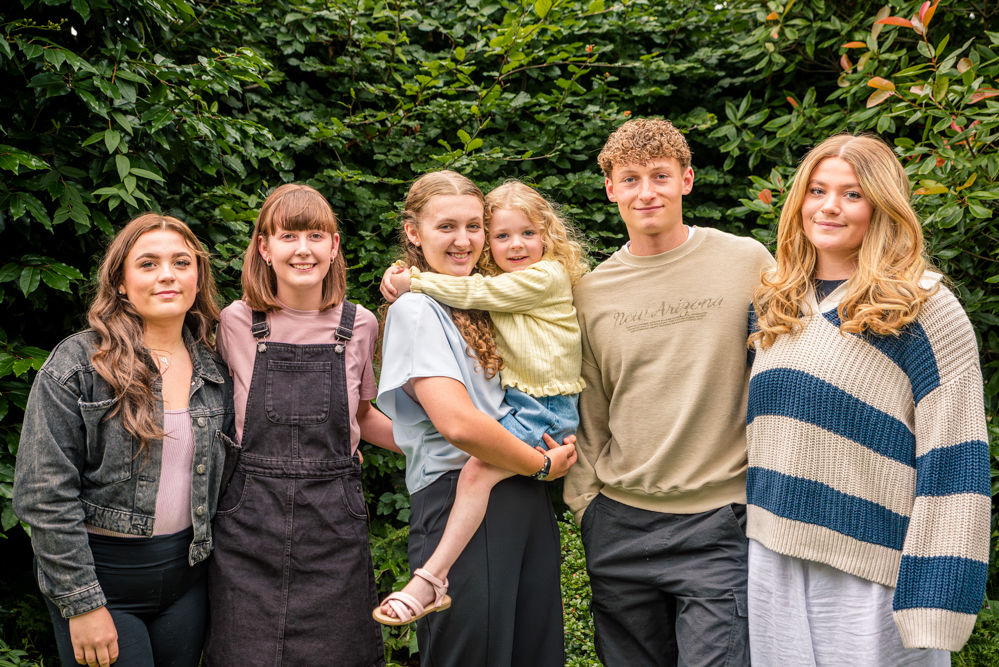 Outdoor Family Portrait of 6 cousins
